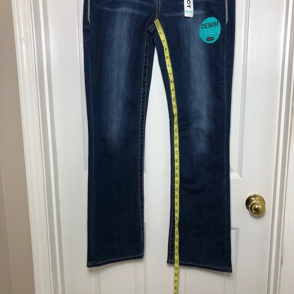 Maurices Stretchy Blue Wash Mid Rise Embellished Pockets Slim Boot Jeans 11/12 - Picture 15 of 16